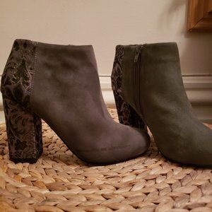 Heeled bootie